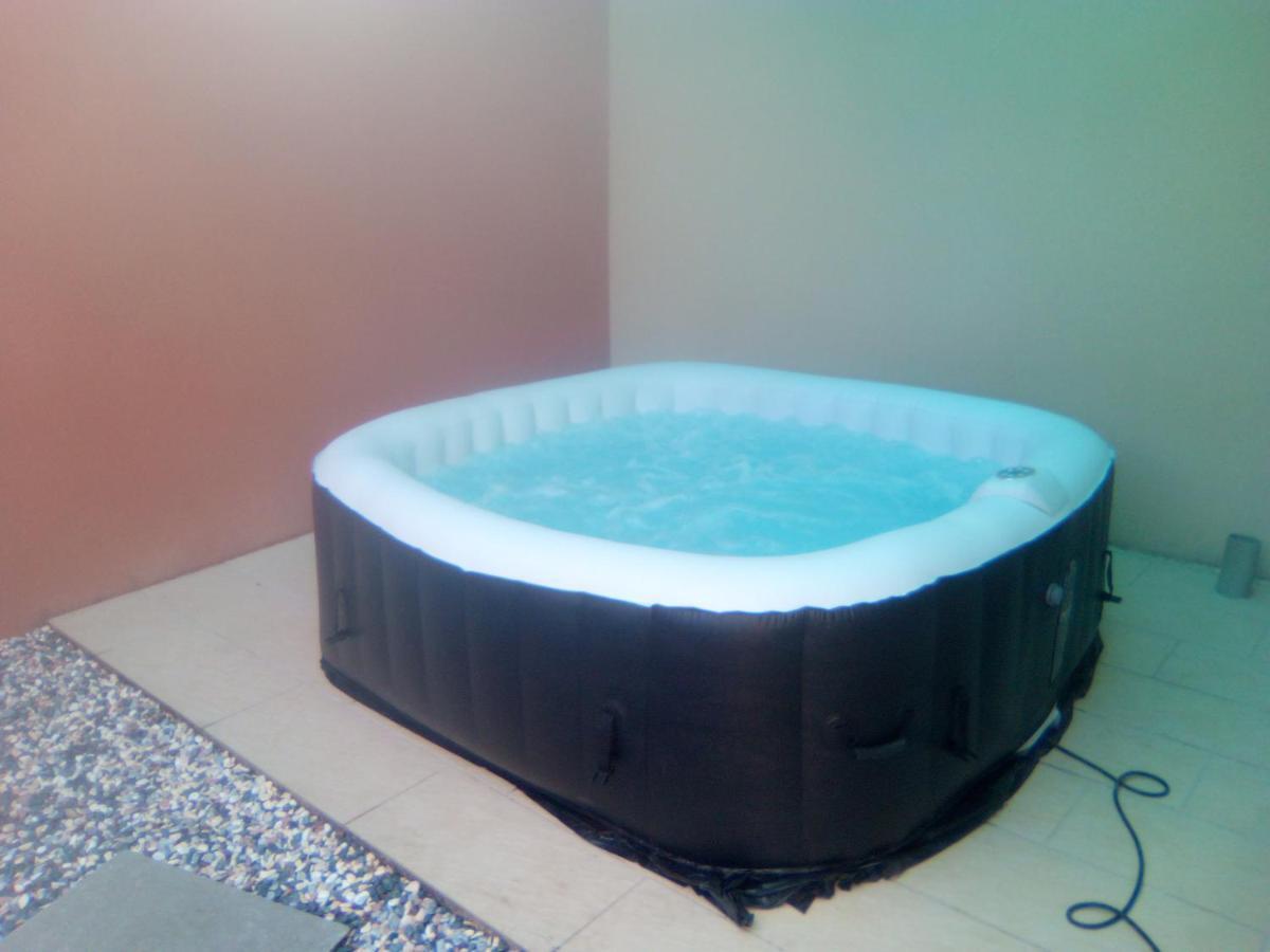 Gite Chaleureux Avec Jacuzzi Villa Saint-Rabier Exterior foto